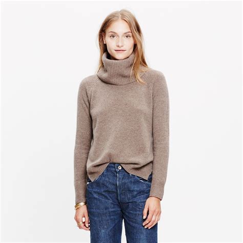 Turtleneck sweater in wool and cashmere 